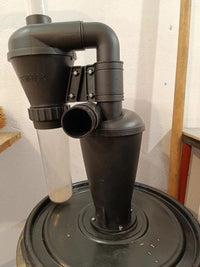 The assembly is easy and good.