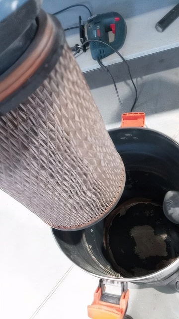 Cleaner shop vacuum filter after pre-separation